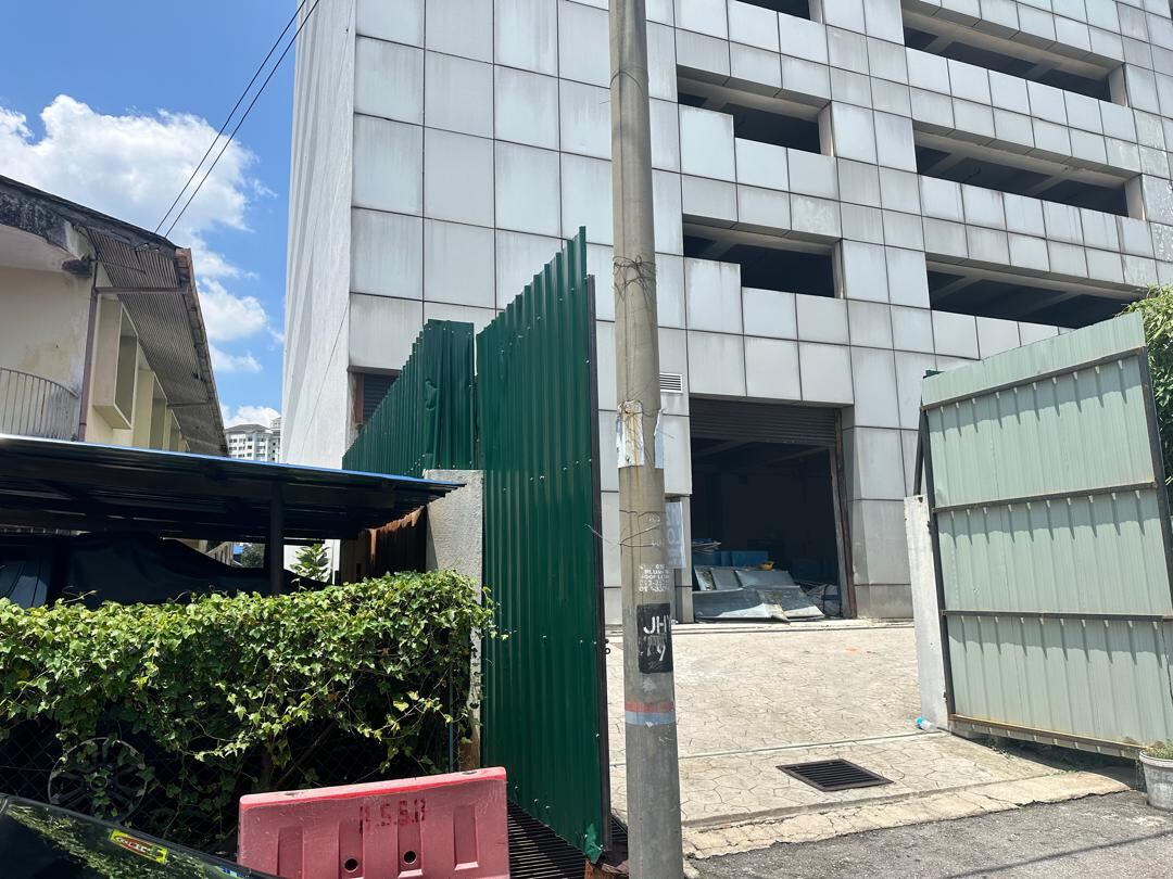 Co-op Bank Pertama tower — street elevation
